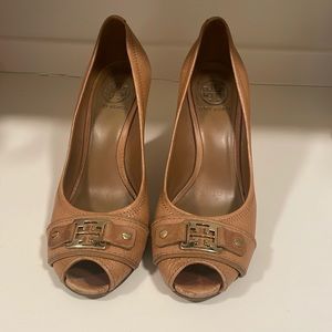 TORY BURCH Camel Leather Peep Toe Cork